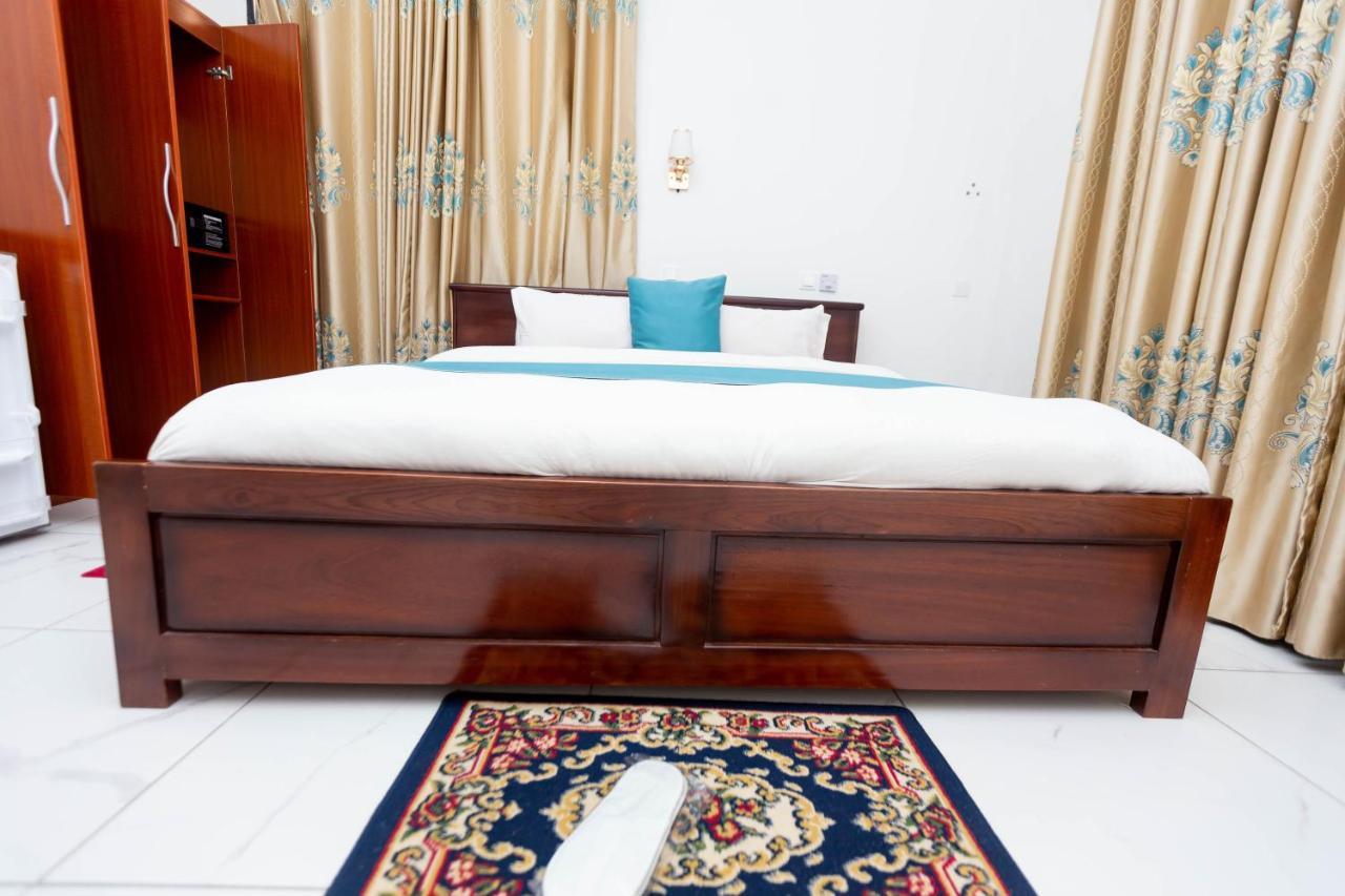 Sky Plus Hotel & Resort Ho Екстер'єр фото